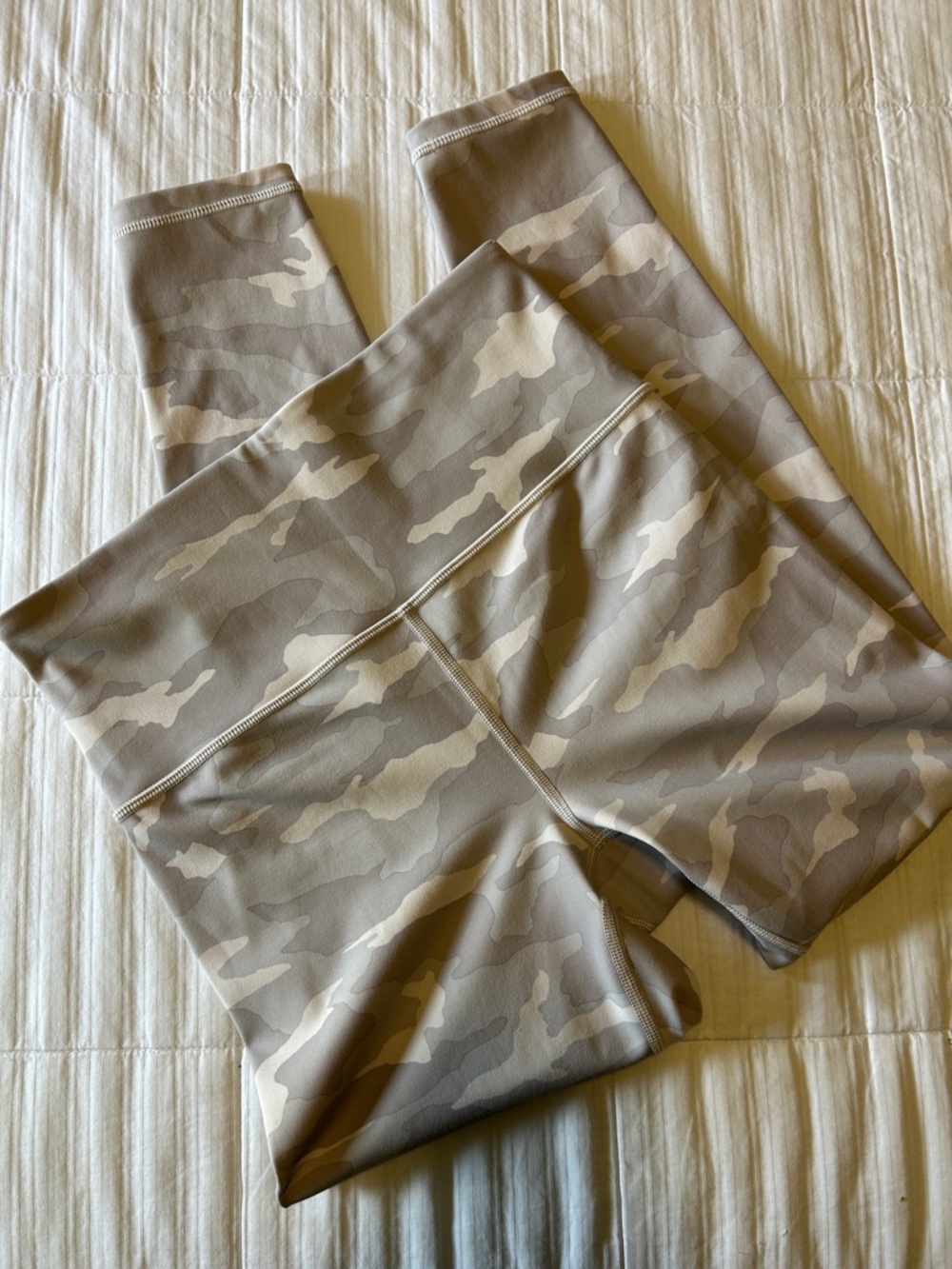 Athleta Women's Camo Elation 7/8 Tights Size Small